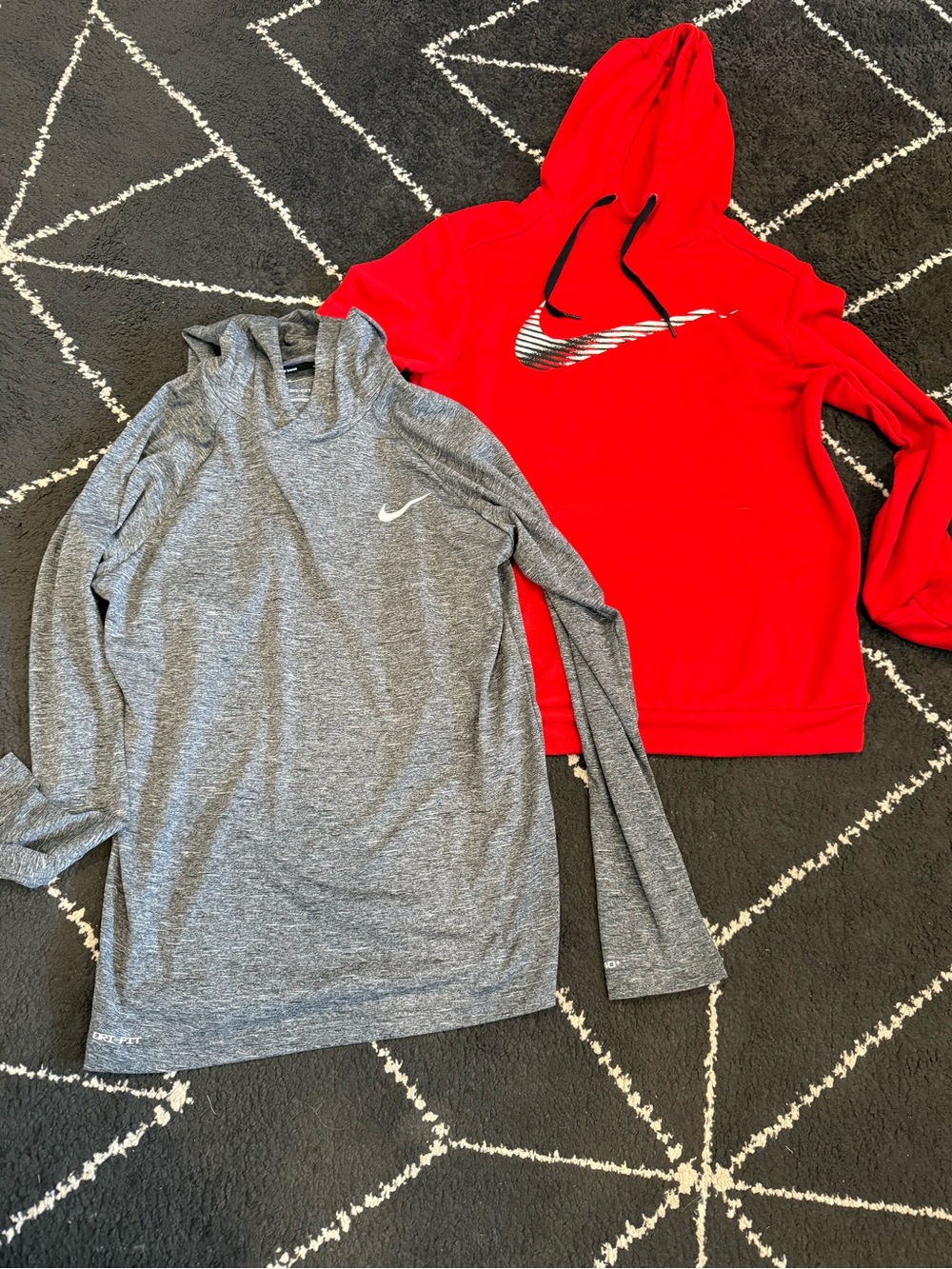 Nike Men’s hoodie size Small